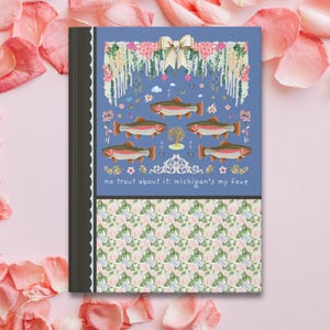 Grazioso quaderno del Michigan con fiori e fiocco: diario Cottagecore con pesce e mela boho con frase divertente, regalo estetico floreale per gli amanti delle farfalle
