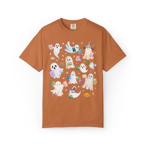 Bookish Ghost Lover Tee Shirt with Ghosts Holding Books for Reading Teacher or School Librarian, Silly Halloween Book Lover Matching Tee Yam