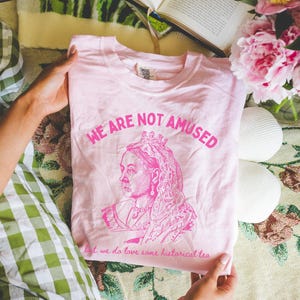 Funny English History Teacher T-Shirt, Cute Queen Victoria History Major T-Shirt for Historian, Women&#39;s History, European History Buff Gift