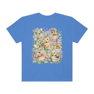 Divertida camiseta de pato con salpicaduras de acuarela transparente y flores de colores / Camiseta de amante de los patos de acuarela para primavera, camiseta retro de los años 90 Periwinkle