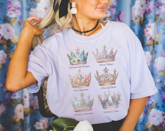 Süßes Tudor-Geschichts-T-Shirt mit Aquarellkronen: Heinrich der Frauen des 8