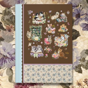 Può includere: Una copertina di quaderno marrone con un bordo blu a festoni. La copertina presenta un motivo ripetitivo di gatti che leggono libri circondati da fiori. La parte inferiore della copertina ha un motivo floreale marrone chiaro e blu.