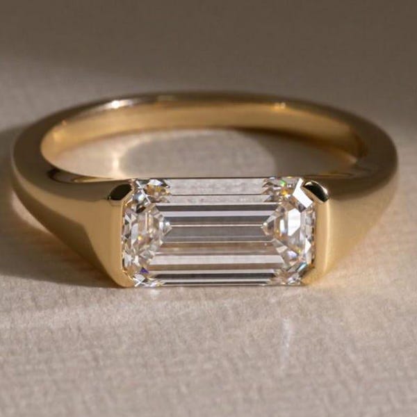 Moissanite Solitaire Verlobungsring im Smaragdschliff, 925 Sterling Silber Jubiläumsring, von Ost nach West