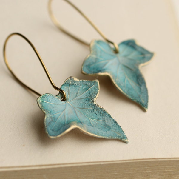 Blaues Blatt Ohrringe, Efeu Blatt Ohrringe, Jugendstil Boho Ohrringe, Lange Kornblume Immergrün Ohrringe, Seerosenblatt, Boho Schmuck, BLAUE EFE OHRRINGE