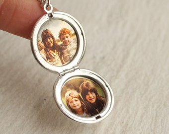 Silver Locket with Photos, Personalised Photo Locket, Simple Silver Locket, Engraved Necklace, Memorial Necklace Locket, MEDIUM SILVER ROUND