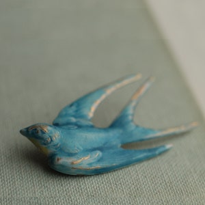 Broche de pájaro golondrina, pájaro azul cielo, broche de pájaro azul, insignia de alfiler azul aciano 1950S broche retro de los años cincuenta, nuevo broche de pájaro azul imagen 6