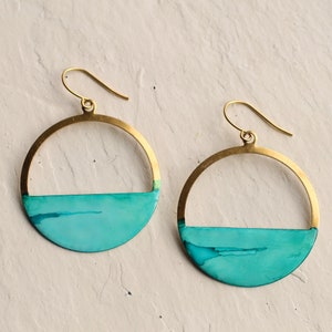 Pendientes de aro azul turquesa, pendientes de agua, hechos a mano, océano verde mar, idea de regalo pensativa para amigas novias TURQ HOOP imagen 2