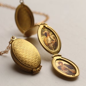 Photo gold locket online
