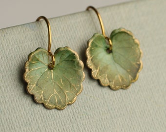 Boucles d'oreilles feuille verte... Boucles d'oreilles Art nouveau, nénuphar Monet, boucles d'oreilles longues bohème turquoise nénuphar, boucles d'oreilles feuille de saule