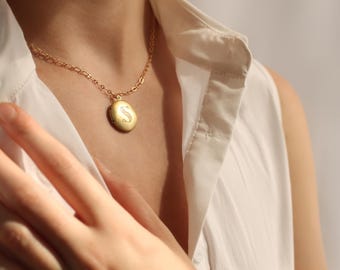Gold Photo Locket Necklace: Engraved Personalized Memorial Gift, LKGP-35