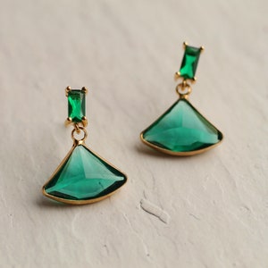 Art Deco Emerald Green Earrings, Jade Green Baguette Earrings, Jewel May Birth stone, May Birthday Gift, Vintage, EMERALD BAGUETTE