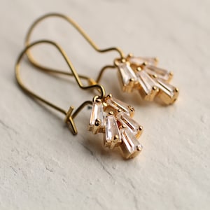 Art Deco Earrings, Earrings for Bride, 1920s Bridesmaid Earrings, Gold Dainty Small Wedding Jewelry, 1920s Gatsby Vintage Antique Earrings