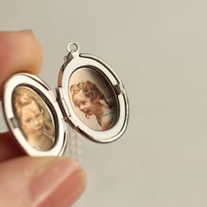 Silver Locket Necklace with Photos, Tiny Locket, Personalised Photo Necklace, Engraved Locket, Customized Girlfriend Gift, TINY OVAL SILVER