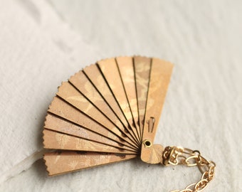 Japanese Fan Necklace, Folding fan necklace, Statement Necklace, Folding Fan Pendant, Vintage Statement Necklace LARGE FOLDING FAN