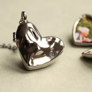 Silver Heart Photo Locket Necklace: Personalized Pebble Pendant with Photos, LKST-312