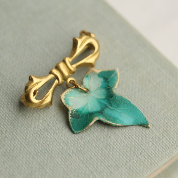 Green Leaf Brooch Pin, Autumnal Jewelry, Green Ivy Leaf Pendant, Festive Brooch, Art Nouveau Brooch Pin, Leaf Brooch HOLLY IVY BROOCH