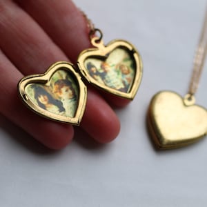 Hart ketting medaillon met foto's, gouden hart ketting, dochter moeder cadeau, gepersonaliseerde naam ketting, kinderketting, MED HART MEDABEL afbeelding 1