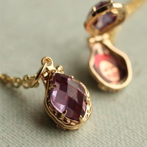 Collier médaillon personnalisé en améthyste et coquillages : cadeau de février avec pierre de naissance en or vermeil, LKVM-346