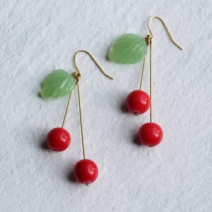 Pendientes de cereza: Joyería vintage de cristal rojo y verde, pendientes llamativos de verano estilo kitsch