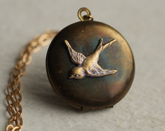 Collier médaillon oiseau avec photos, collier hirondelle antique, collier gravé, médaillon personnalisé, médaillon oiseau antique