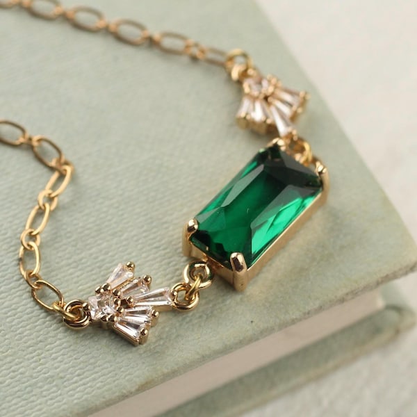Art Deco Emerald Green Necklace: 1920s Bridal Wedding Jewelry