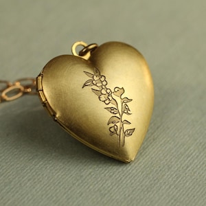 Colar com medalhão de coração e fotos, colar de coração dourado, presente para filha, flor de nascimento personalizada e gravada, condolências em memória LKGP-33