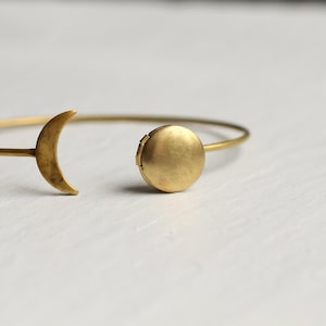 Personalized Moon Locket Bracelet with Photos, Adjustable Star Moon Cuff Bangle LKGP-117 image 6