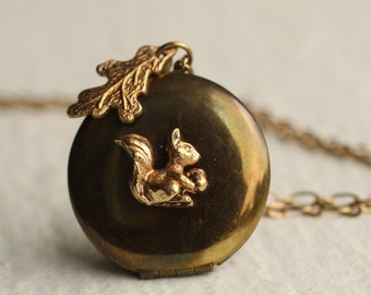 Squirrel Locket, Squirrel Necklace, Autumn Jewelry, Acorn Necklace, Woodland Jewelry, Gift for Autumn, October Birthday, SQUIRREL LOCKET