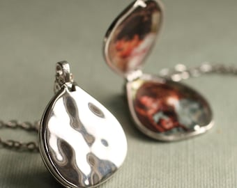 Sterling Silver Pebble Locket with Photos: Personalized Photo Pendant, LKST-337