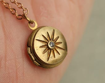 Personalized Star Locket Necklace with Photos: Miniature Gold Brass Pendant, LKGP-114