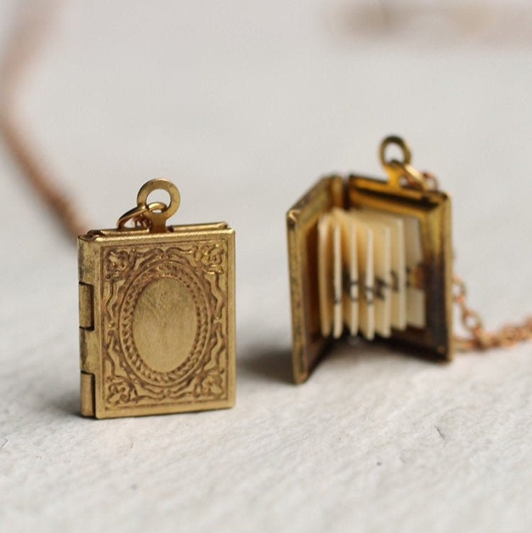 Early Victorian 9ct Gold Opening Book Locket (618N) | The Antique Jewellery  Company