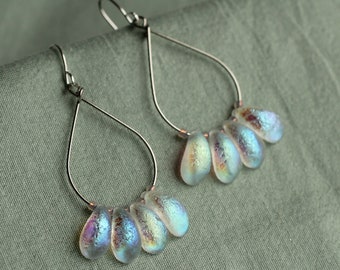 Boucles d'oreilles opale, boucles d'oreilles opale, pierre de naissance d'octobre, cadeau d'anniversaire d'octobre, boucles d'oreilles en perles, OPAL HOOPS Larme