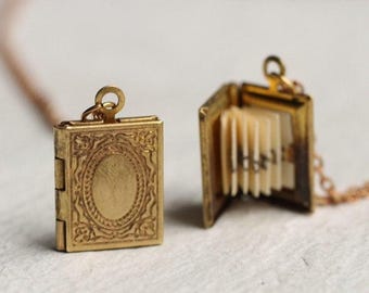 Personalized Book Locket Necklace Photos, Customized Gold Engraved Locket, Victorian Rectangle Locket, Graduation Gift, Proposal Gift LKGP-5