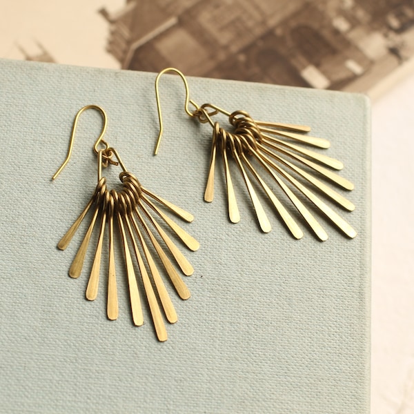 Gouden Art Deco oorbellen, gouden messing franje oorbellen, Boho oorbellen, gouden kroonluchter oorbellen, statement oorbellen DECO FRINGE OORBELLEN