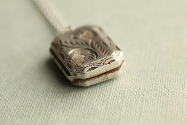 925 Sterling Silver Antique Locket Necklace with Photos, Heirloom Locket, Genuine Silver Locket, Personalised Necklace, HEIRLOOM LOCKET image 6