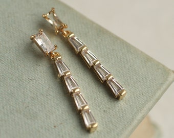 Art Deco Earrings, Bridal Earrings, Art Nouveau, 1920s Bridesmaid, Cubic Zirconia Diamond Drop Earrings 1920s Gatsby, CLEAR BAGUETTE & ROW