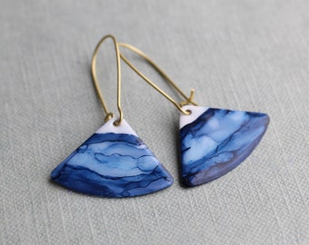 Boucles d'oreilles bleu indigo, boucles d'oreilles bleu marine, écossais fait main, mer, bleu océan, pétoncles, éventail, cadeau fait main, BOUCLES D'OREILLES INDIGO WAVE