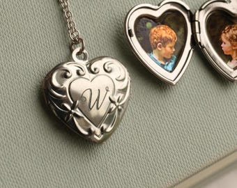 Collar con medallón en forma de corazón estilo Art Nouveau: grabado de iniciales en plata, foto personalizada LKSP-6