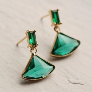 Art Deco Emerald Green Earrings, Jade Green Baguette Earrings, Jewel May Birth stone, May Birthday Gift, Vintage, EMERALD BAGUETTE