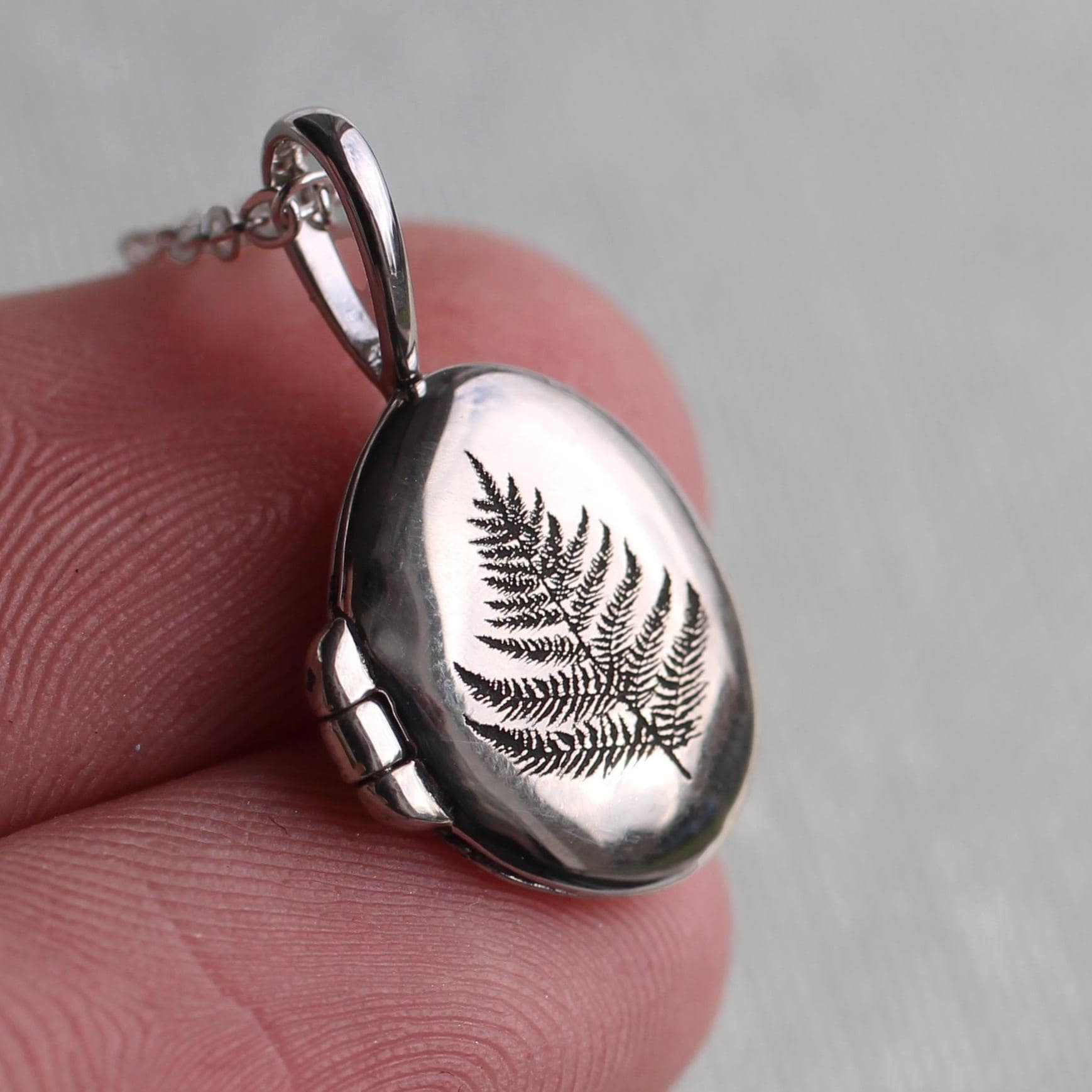Sterling Silver Tiny Miniature Photo Locket, Fern Woodland Necklace Locket, 925 Oval Locket Photos, Silver Locket, Personalized LKST-14