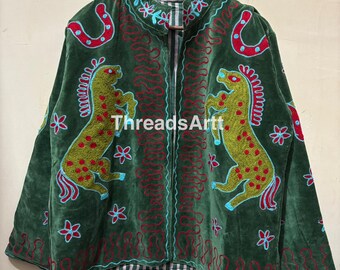 Giacca Suzani in velluto verde, giacca con ricamo a forma di cavallo, giacca reversibile con ricamo boho, cappotto, regali per lei, regali per la mamma
