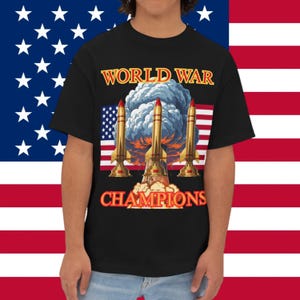 Maglietta unisex con grafica World War Champions, camicia oversize, abbigliamento della Seconda Guerra Mondiale, orgoglio americano, abbigliamento militare patriottico, Victory Top, USA