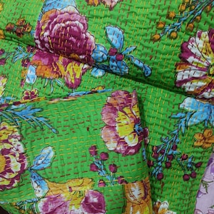 Floral Print Comforter Quilt Printed Cotton Cloth Quilted Throw Blanket Cover for Couch and Bed Lap Bedding Coverlet Oversized Quilt