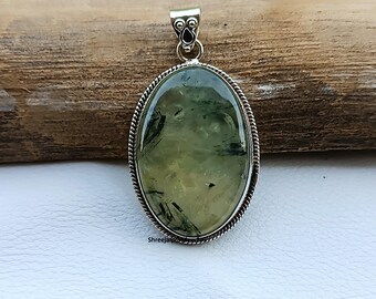 Handgemaakte prehniet-hanger: 925 sterlingzilveren statement sieraden