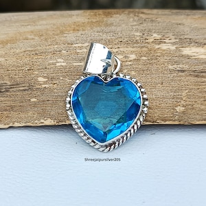 Colgante de corazón de topacio azul, colgante de plata de ley 925, collar de piedras preciosas facetadas, joyería romántica hecha a mano, joyería llamativa, regalo para ella