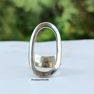 Anillo Karma Circle de plata de ley: Joyería minimalista estilo boho.