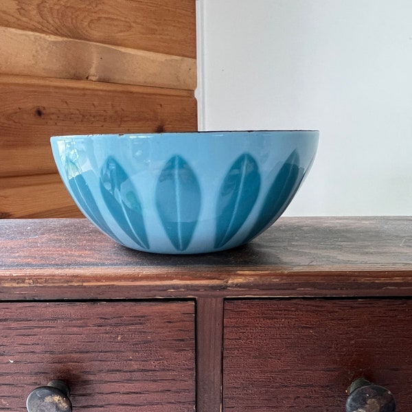 Cathrineholm Blue on Blue Lotus Bowl 4 Inch / Vintage Cathrineholm Small Blue on Blue Lotus Bowl / MCM Enamel Lotus Bowl