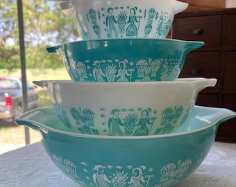 Vintage Pyrex Butterprint Cinderella Bowl Set / Vintage Turquoise Pyrex 4 Bowl Set