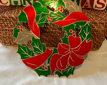 Vintage Christmas Holly Wreath Trivet/Hot Plate / Vintage Holly Wreath Wall Hanging / Japan / Holiday Table