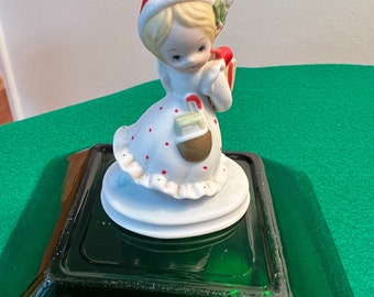 Vintage Lefton Girl Figurine with Gift / Cute Gift for Little Girl / Lefton China 0344